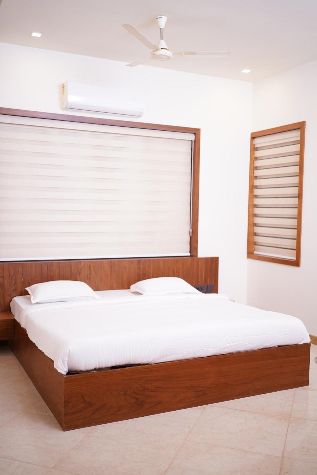 Nandhanam Holidays Hotel Kannur Luaran gambar